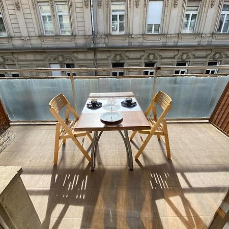 Parisi Flat Apartment บูดาเปสต์ ภายนอก รูปภาพ